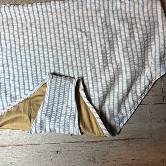 Old Navy Women's Size 4X Striped Bikini Top Adjustable Straps Blue/White NWT! - Picture 14 of 16